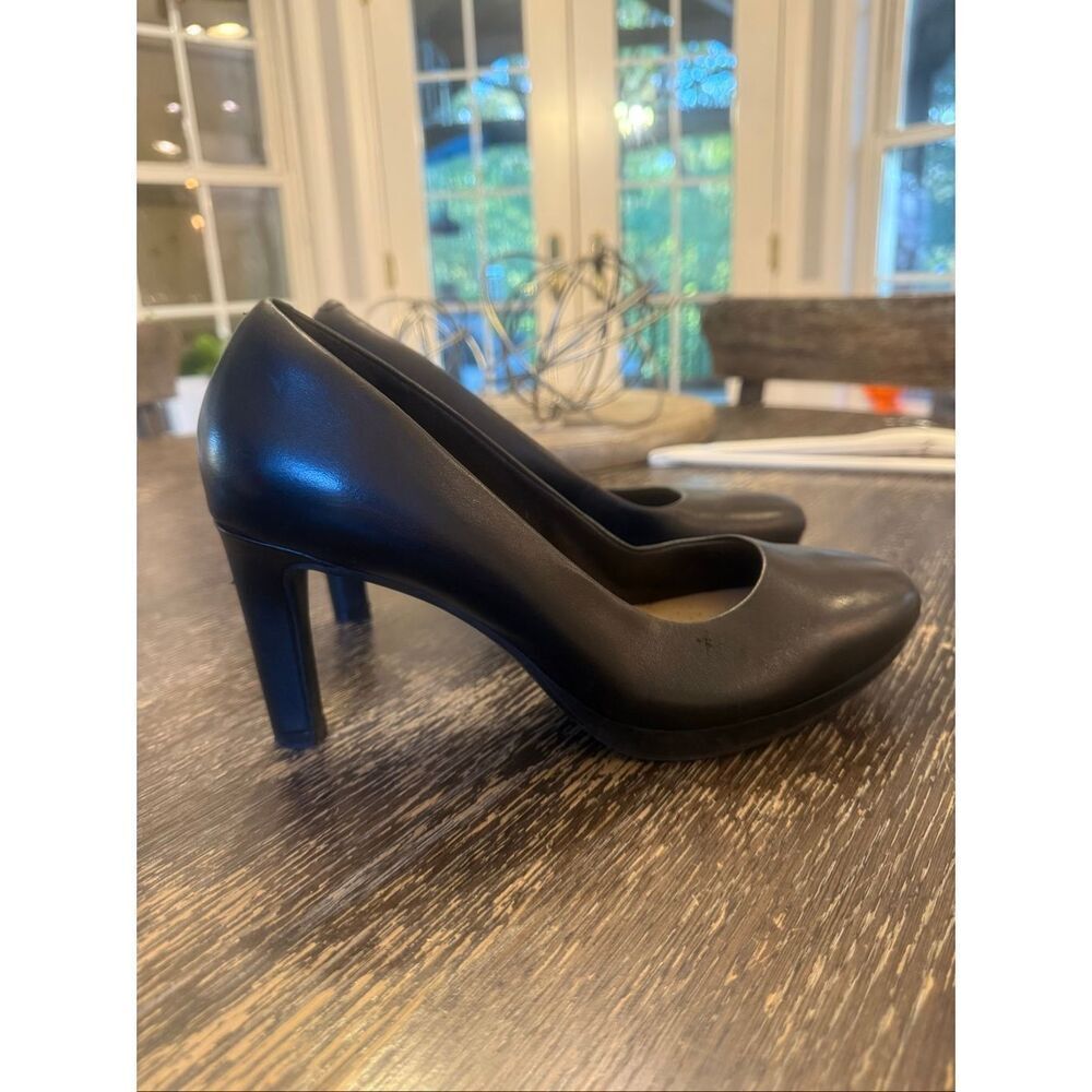Collection by Clark’s Black Low Platform Heel sz 8.5 EUC